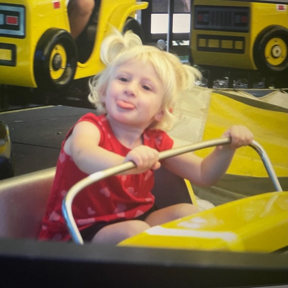 Meet your Posher, Olivia - Picture 1 of 1